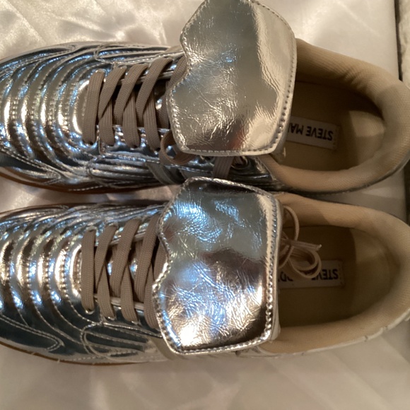 Steve Madden Madrid Sneakers - Picture 5 of 12